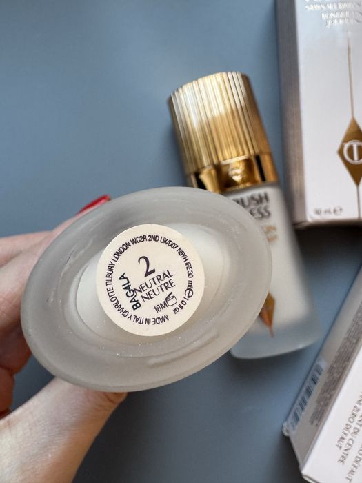 Тональний крем Charlotte Tilbury Airbrush Flawless Foundation