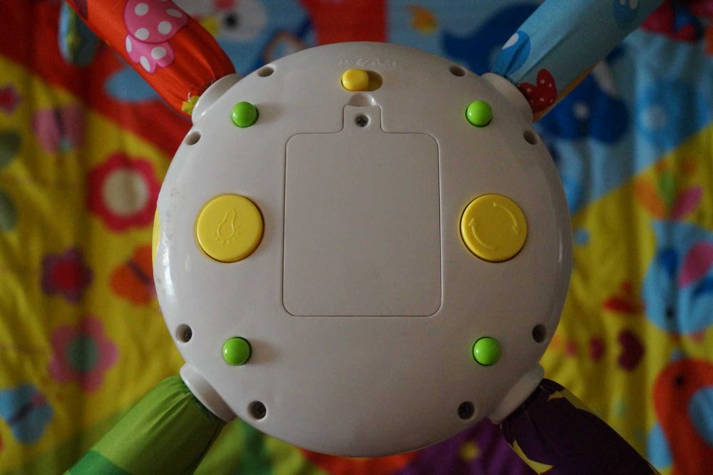 Manta de atividades para bebé.