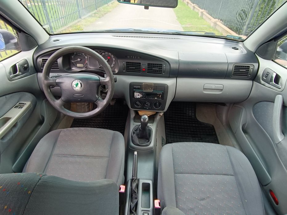 Skoda Octavia 1.6 benzyna + LPG do  ogólnych poprawek