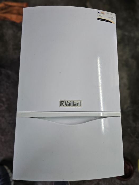 Sprzedam piec gazowy Vaillant z duzym zasobnikiem na wode.