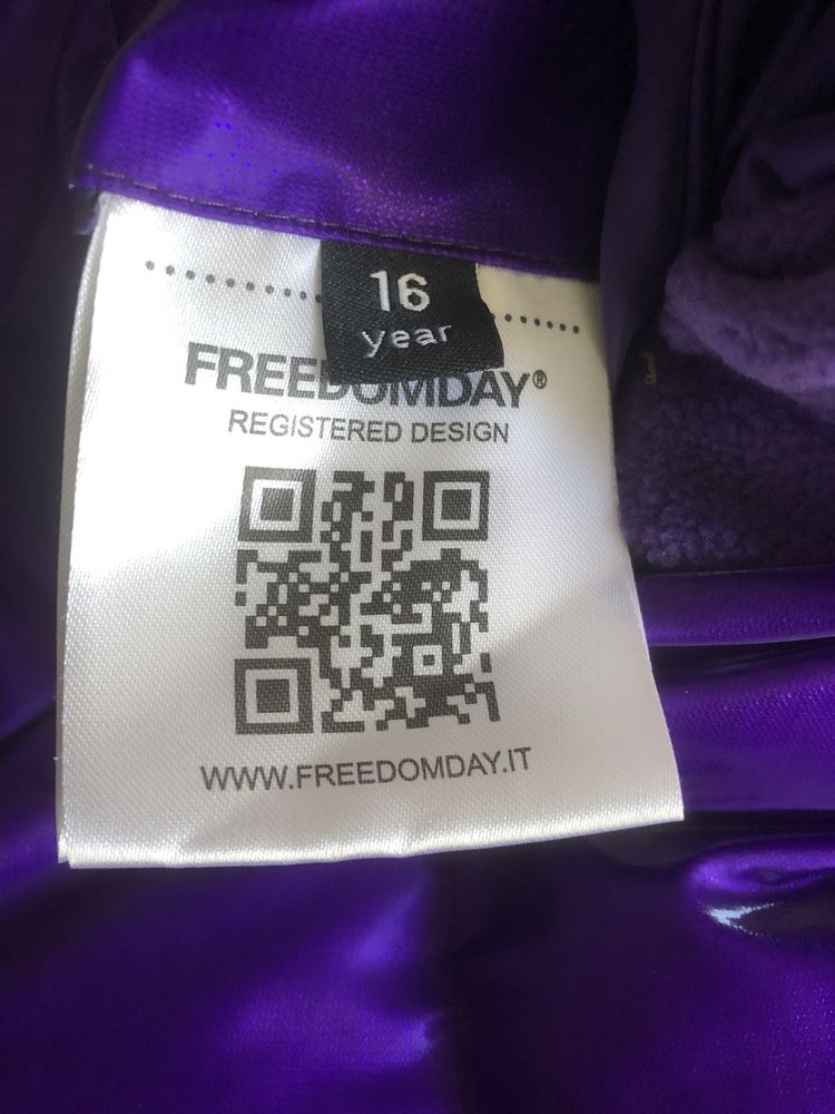 Продам куртку для девочки