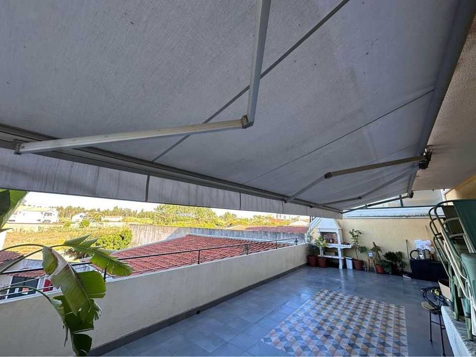 Toldo de 4 braços 8.25 x 2.75m