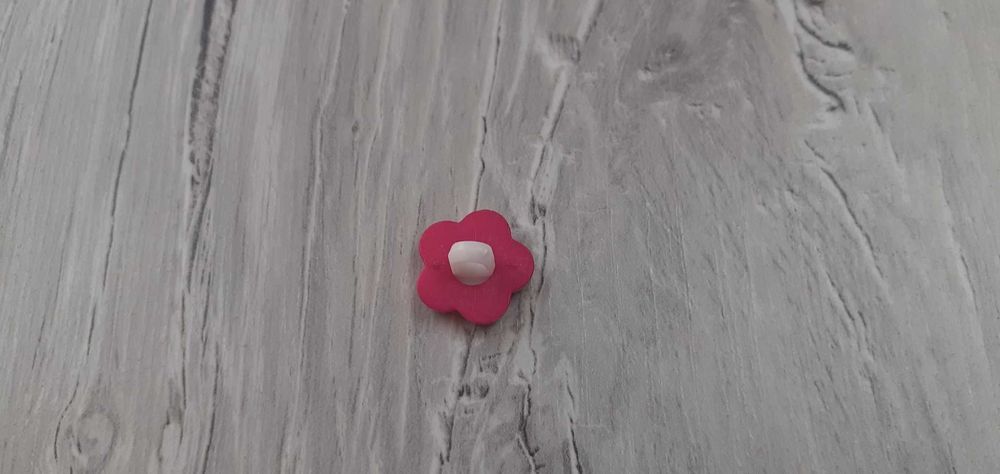 guziki kwiatki 144 sztuki, guziki ozdobne, dziecięce, różowe kwiatki