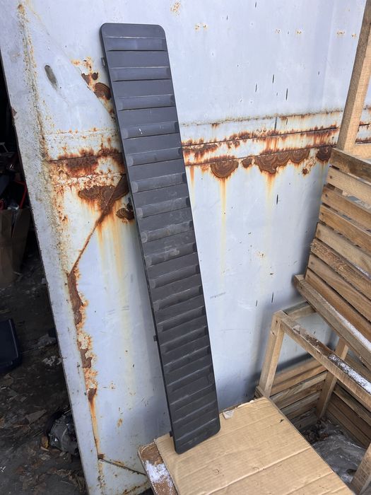 Обшивка багажника, пластик багажника bmw x5 e53 х 5 е 53