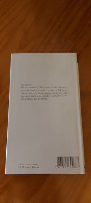 Olhos Azuis, Cabelo Preto, de Marguerite Duras