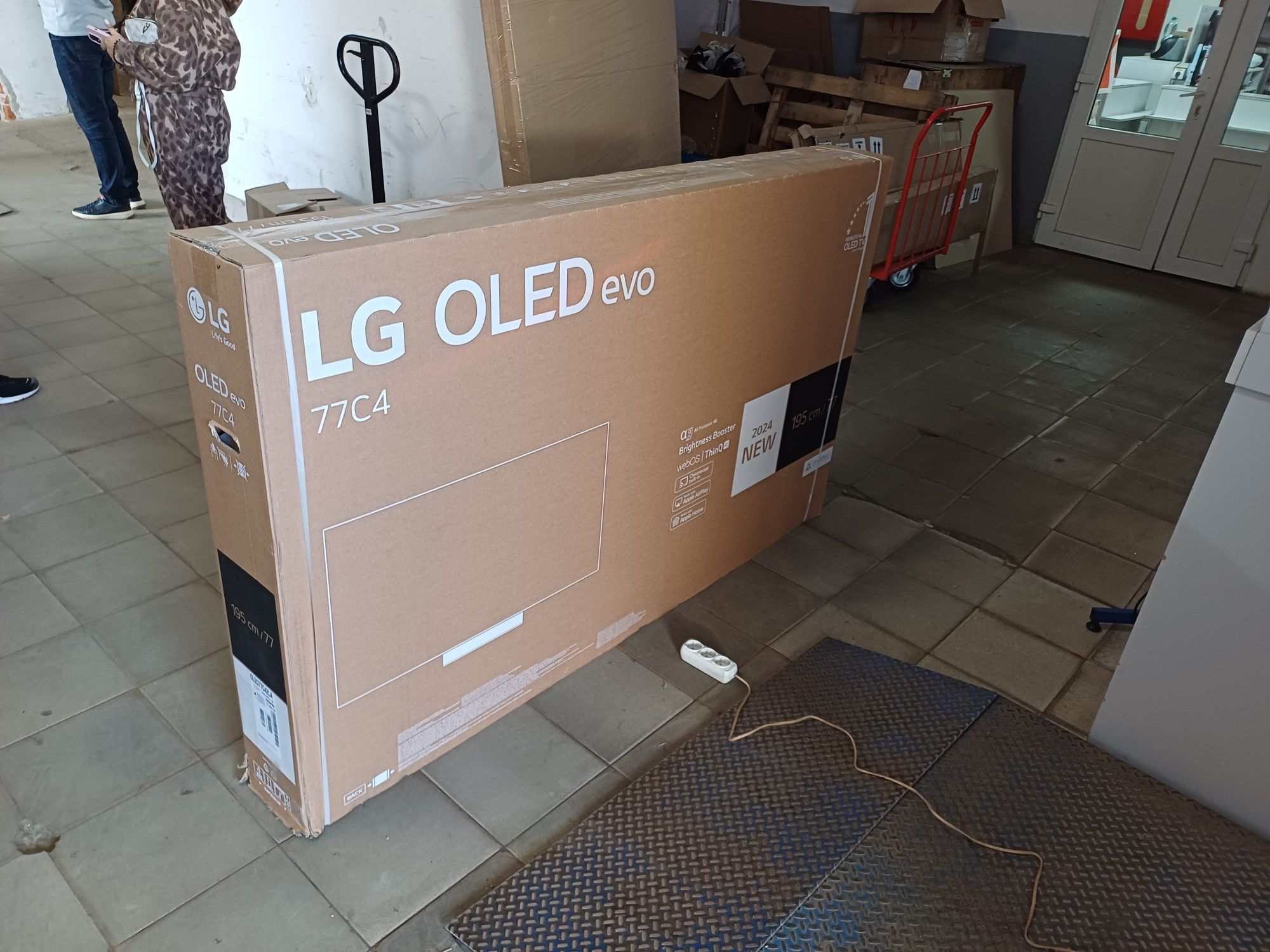 Телевізор LG Oled 77C4, 42C4, 48C4, 55C4, 65C4, 83C4