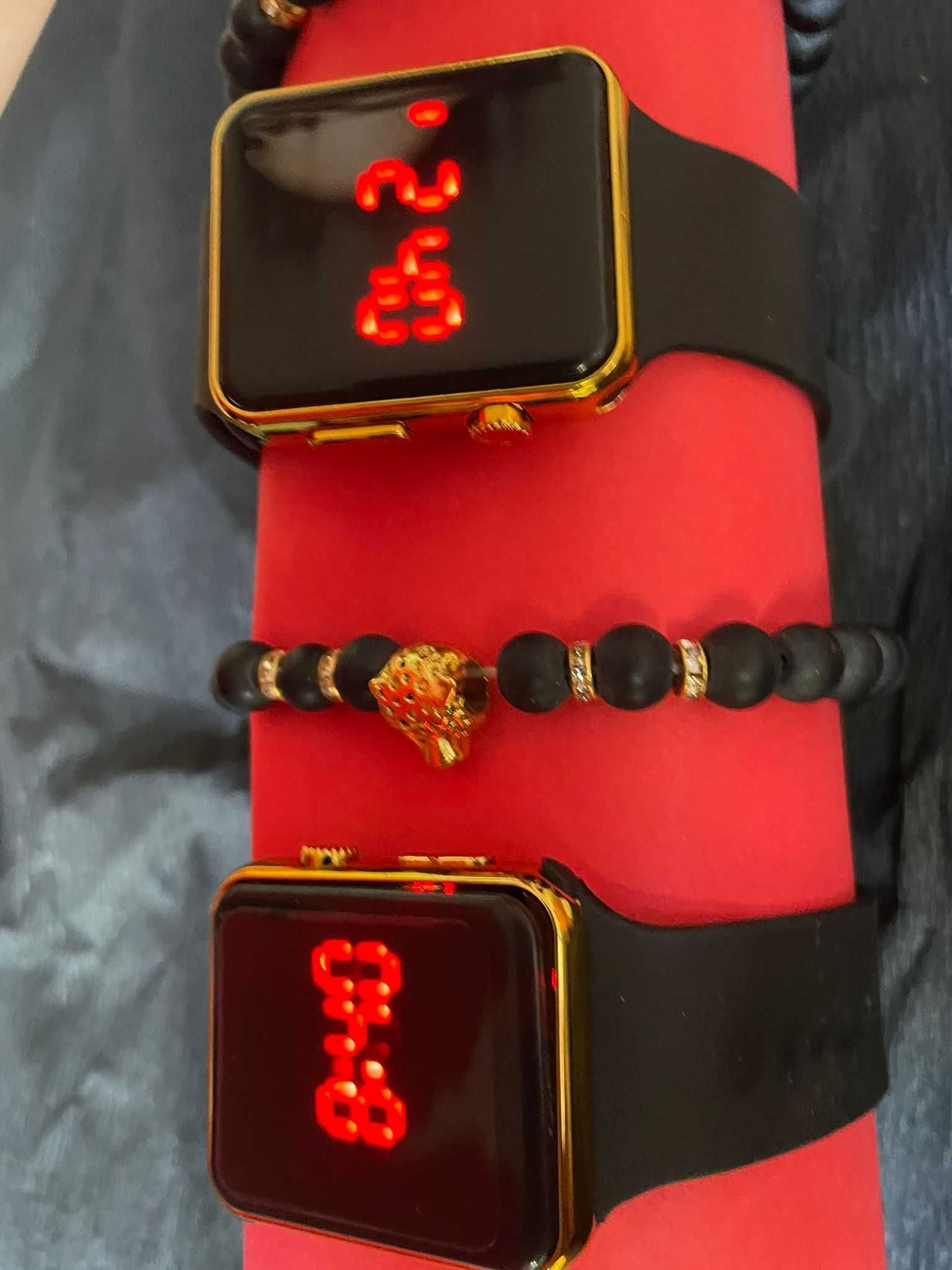 Conjunto relógio digital e pulseira