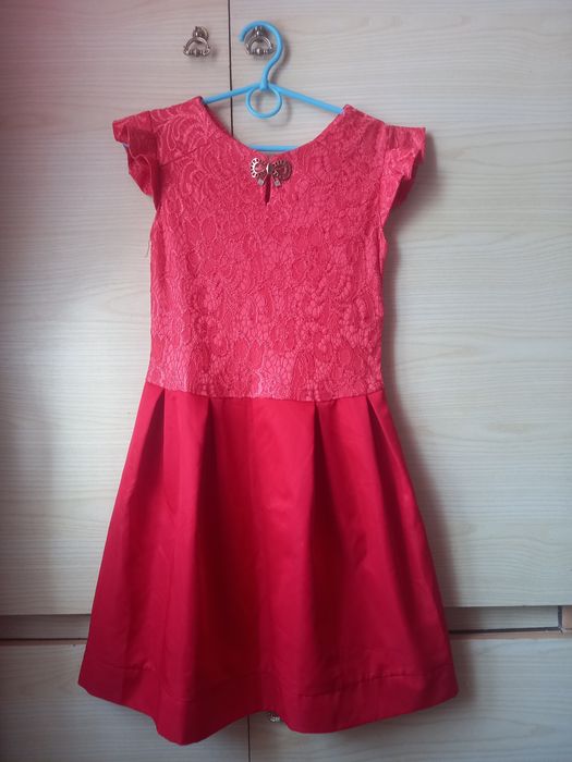 Святкова сукня плаття р.134-140 атласне