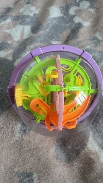 Шар Лабіринт, головоломка