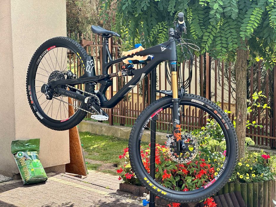 YT Jeffsy L 27,5” | Fox 36 Factory | Magura MT7 PRO | SRAM X01 |