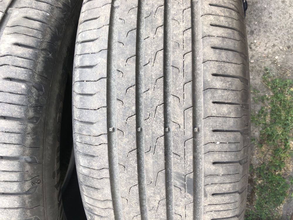 Opony letnie 215/55/R17 V     Cztery sztuki