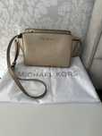 Złota torebka Michael Kors selma medium