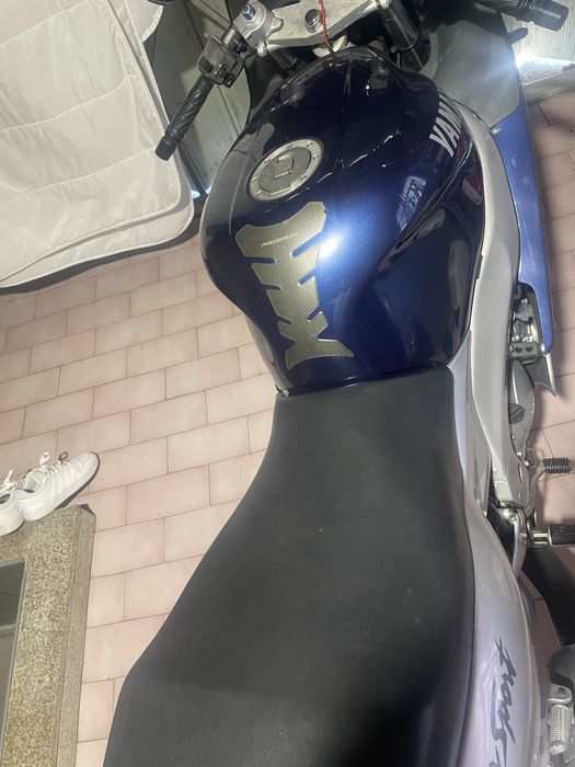 Vendo yzf 690r em exelente estado