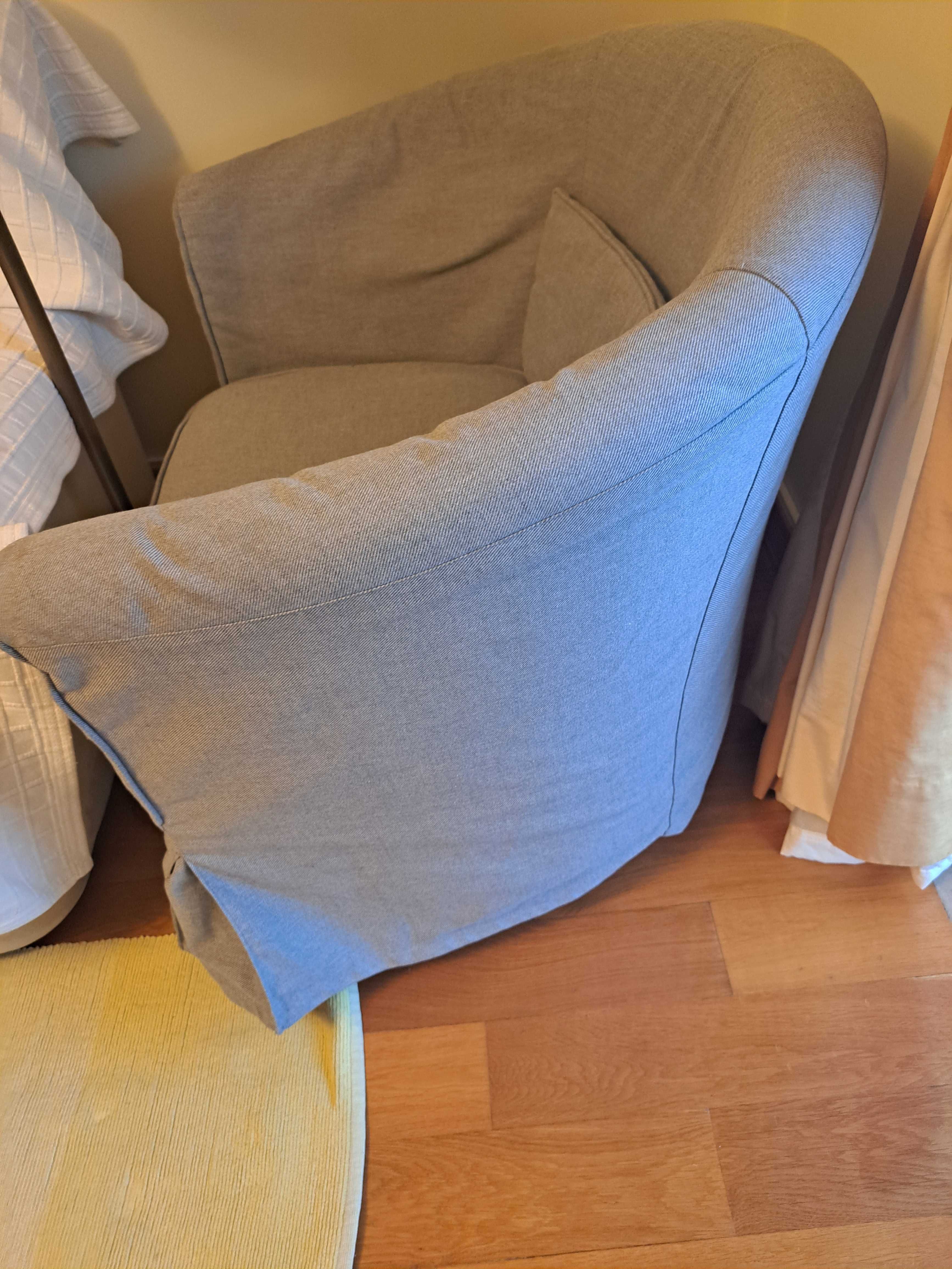 Poltrona IKEA TULLSTA