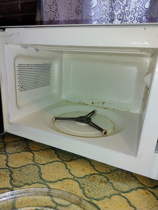 Мікрохвильовка Elenberg 700w