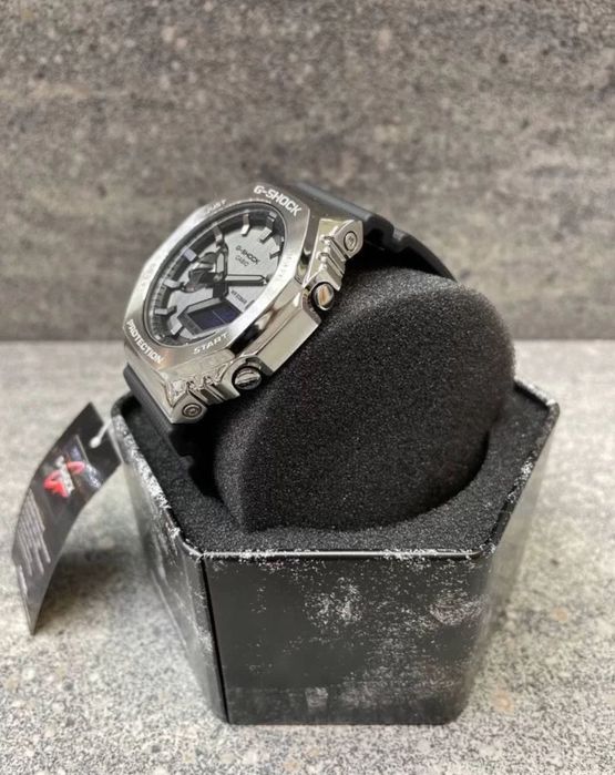 Часы мужские Casio G-Shock GM-2100-1A