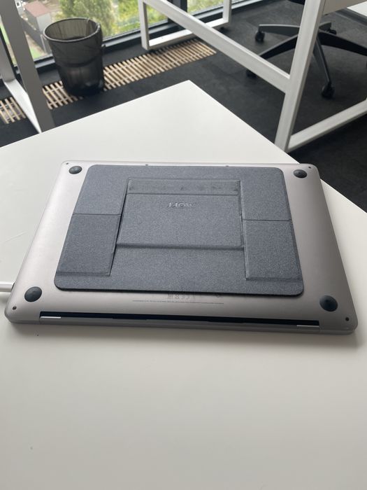 MacBook Pro 13” (2020) 8ГБ | 256 ГБ