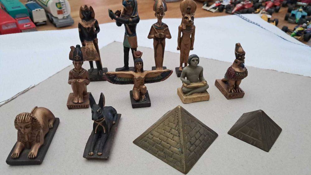 Estatuetas Egípcias Antigas - Deuses e Símbolos do Egipto (12 Peças)