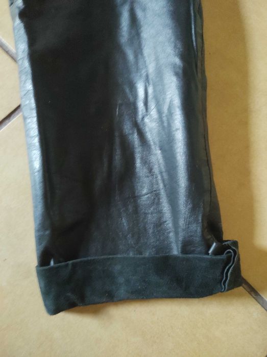 Made in spain spodnie cygaretki z naturalnej skóry XS s