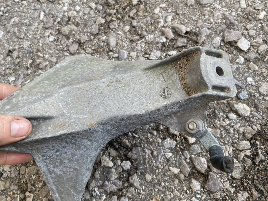 Audi a4b5 a6c5 Passat b5 lapa mocowanie silnika