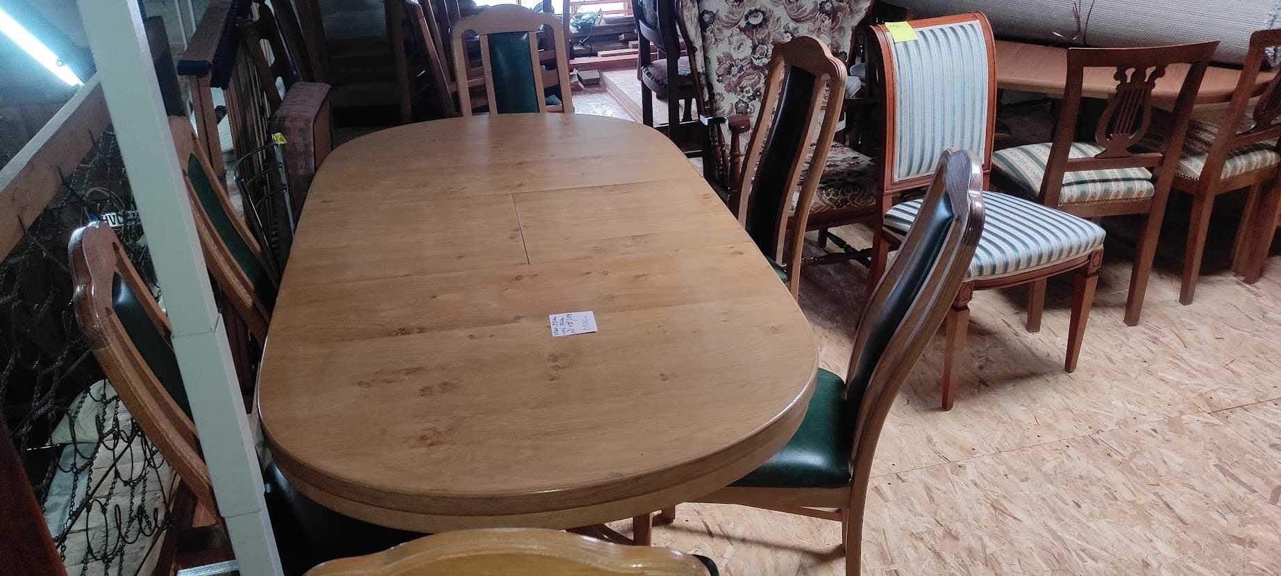 Solidny stół dębowy z krzesłami z Niemiec