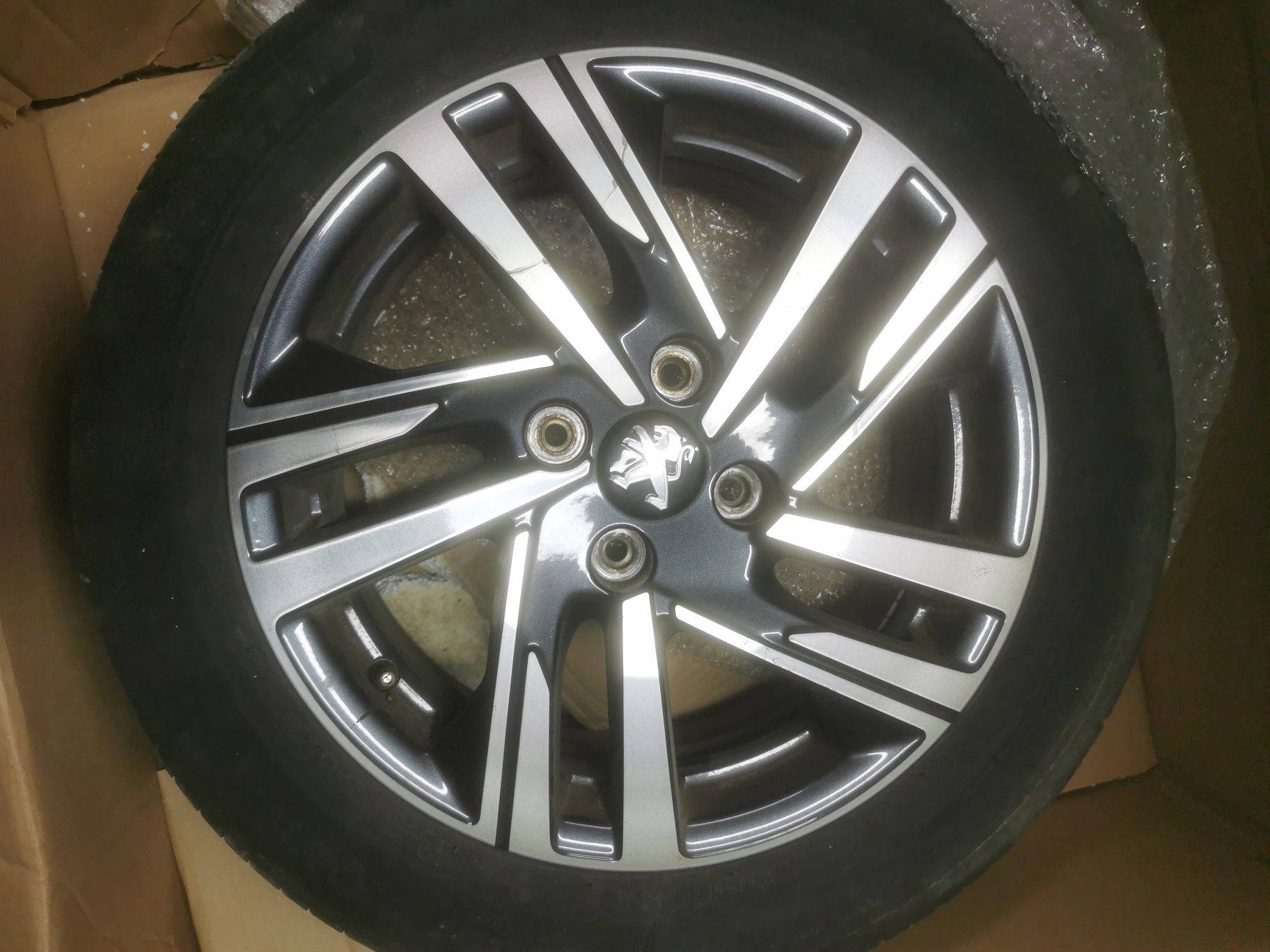 Felgi 16"  OEM Peugeot 208 II