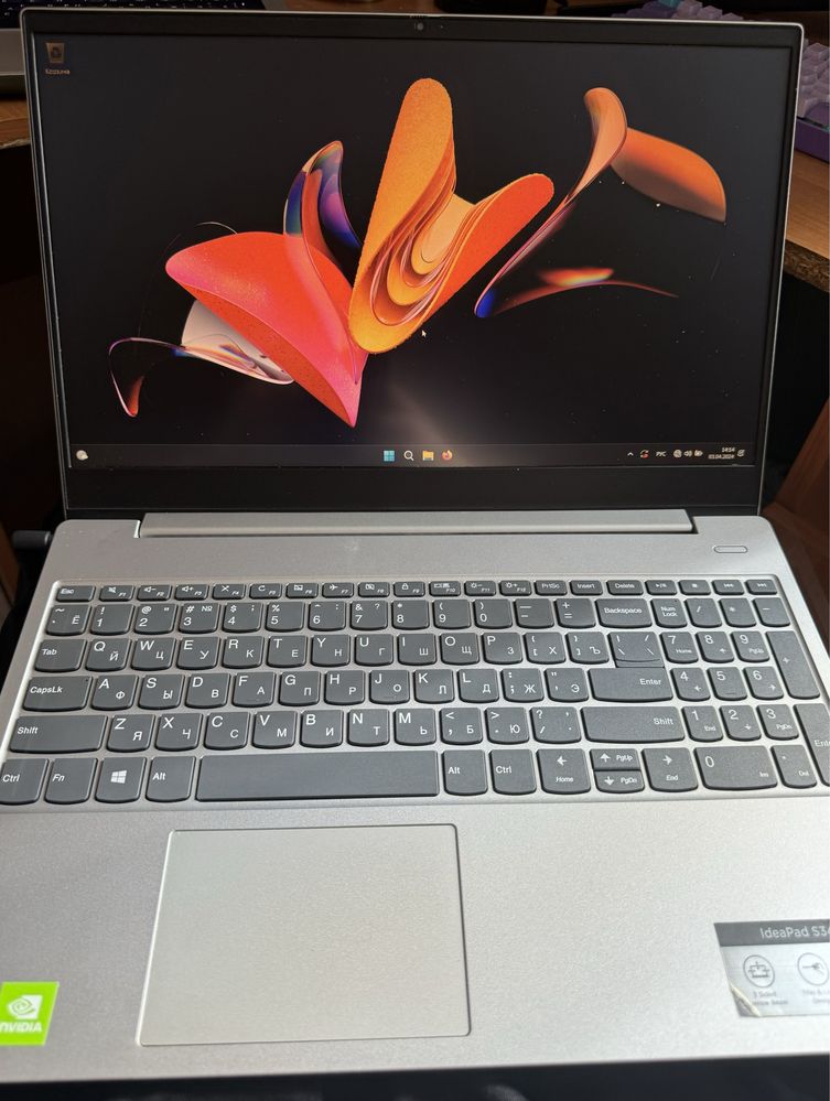 Ноутбук Lenovo ideapad 15” дюймів