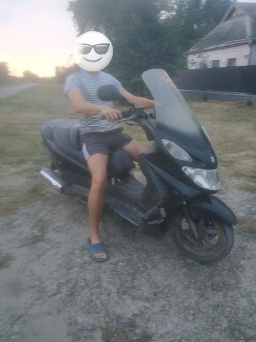 Продам скутер Сузукі