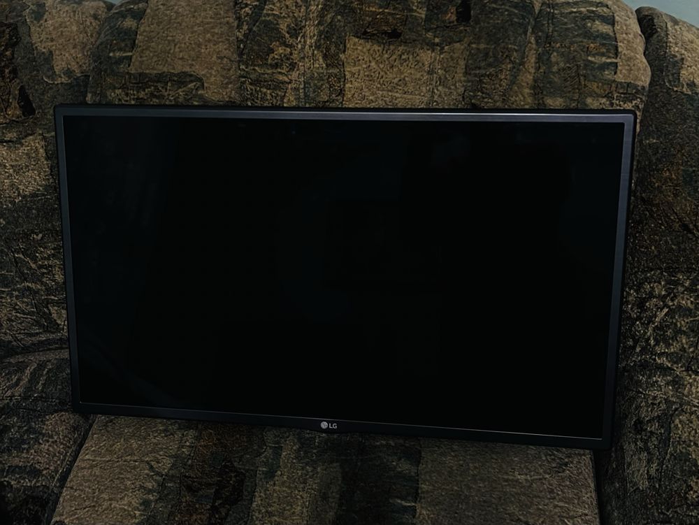 Телефон LG 32 Smart TV