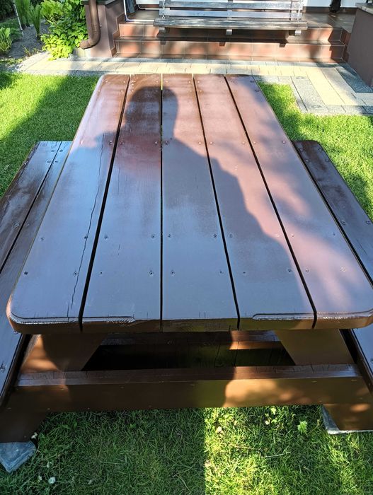 Drewniany stół tarasowy ogrodowy biesiadny