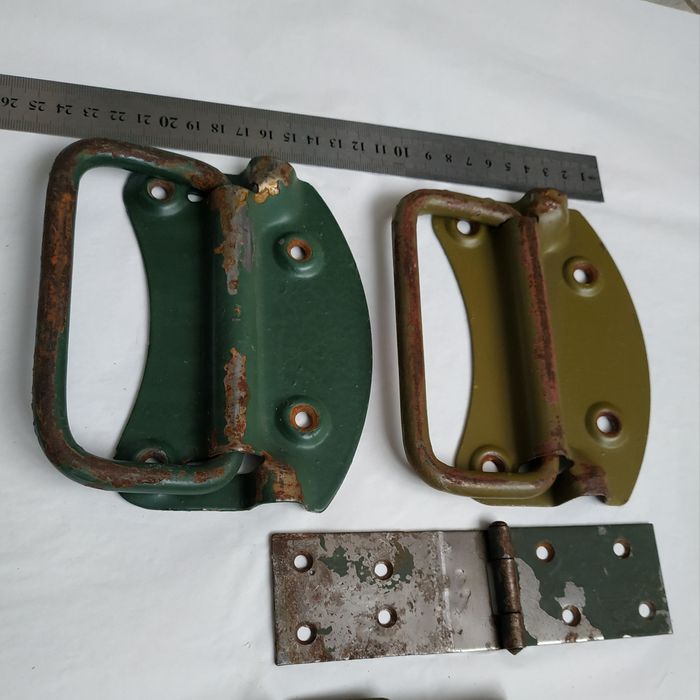 Защёлки, петли для  ящиков , і тп.