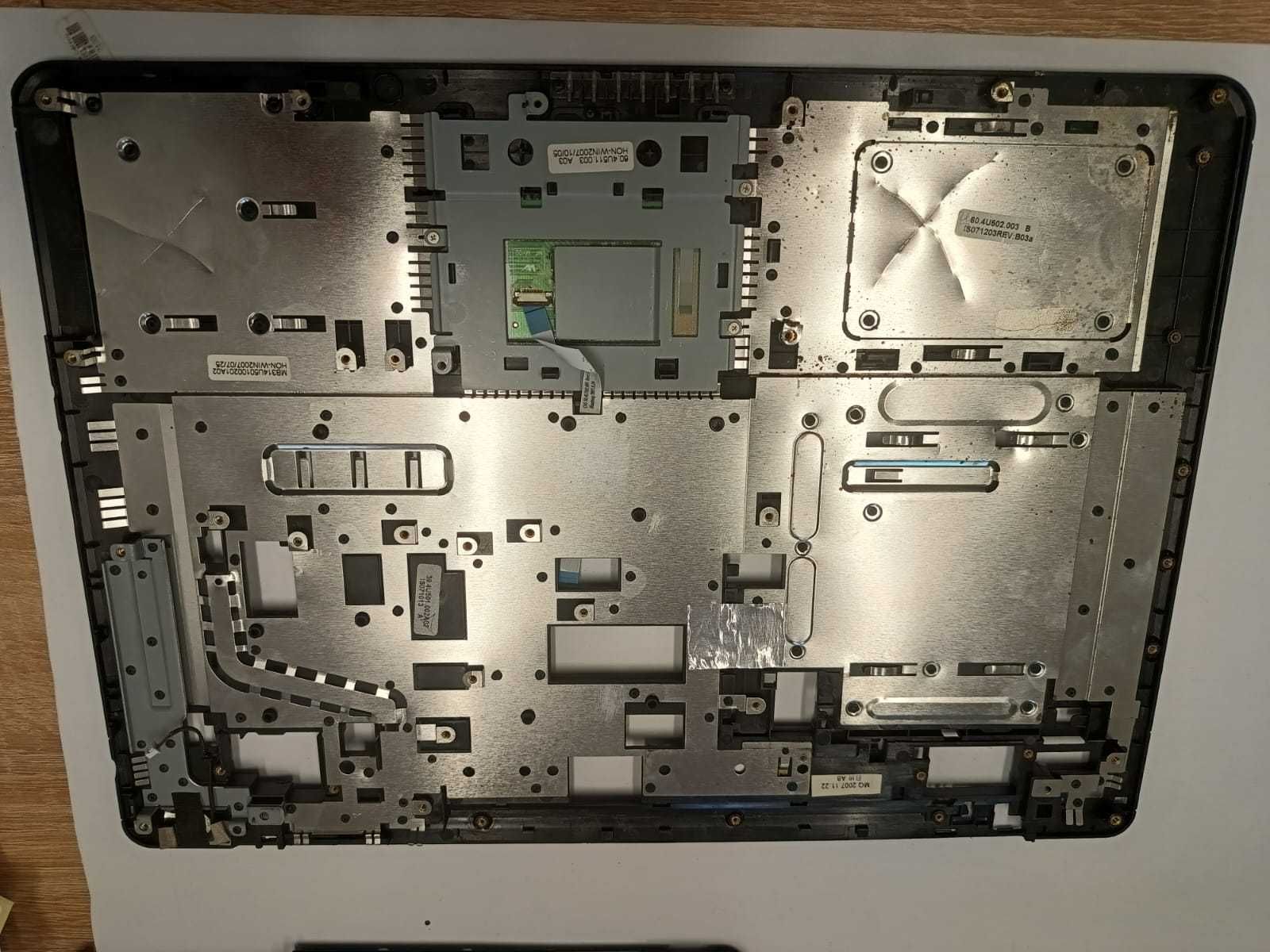 Górna obudowa (PALMREST) Fujitsu Esprimo MS2216.