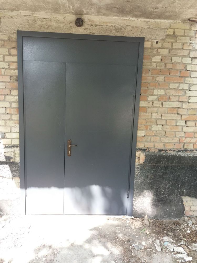Металеві двері на склад для квартири в магазин в кладову в гараж