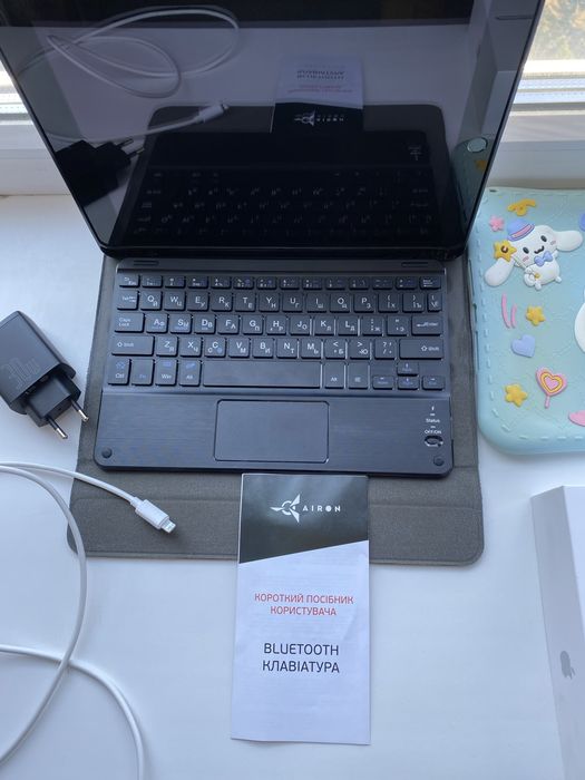 iPad 9th 2021 10.2 64gb планшет, 3 чохли, клавіатура, зарядка, коробка