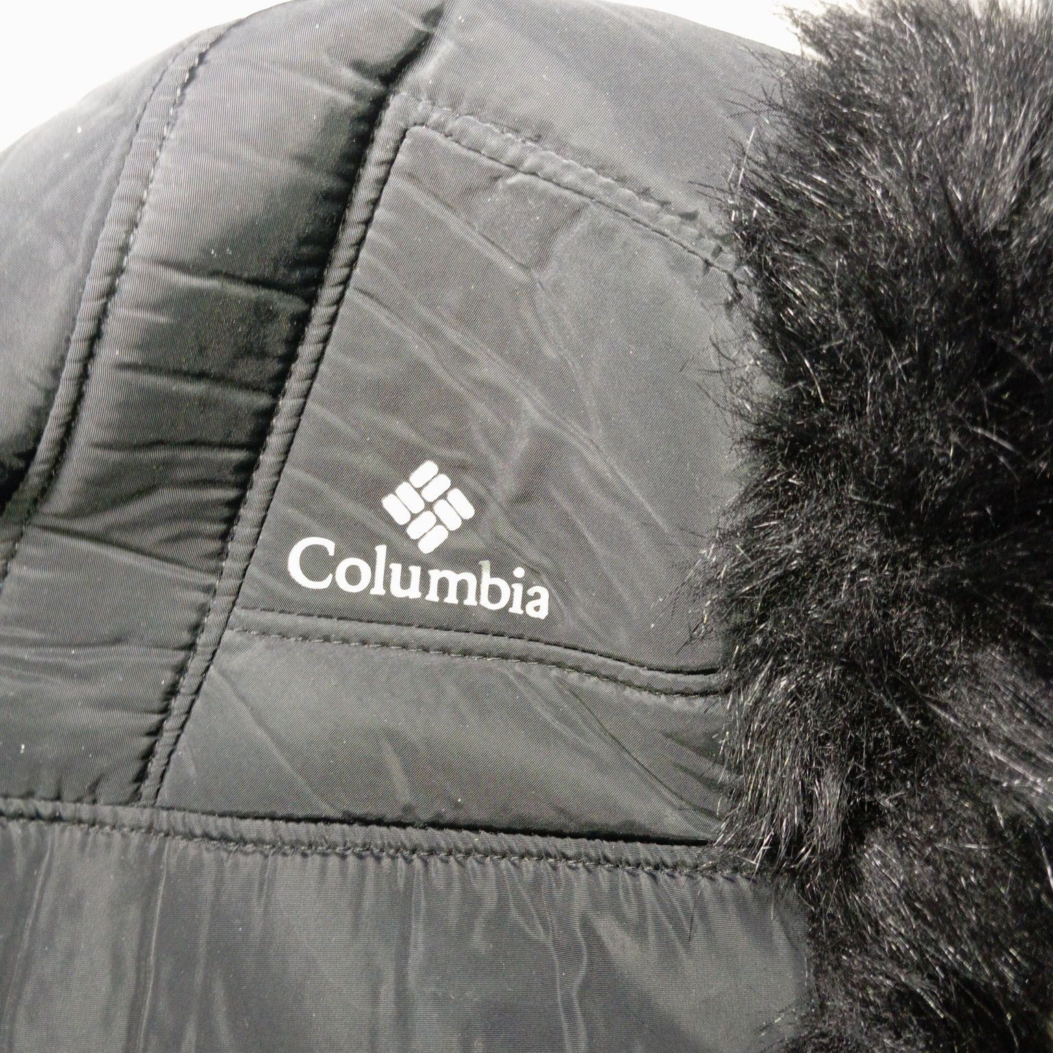 Шапка вуханка чорного кольору Columbia