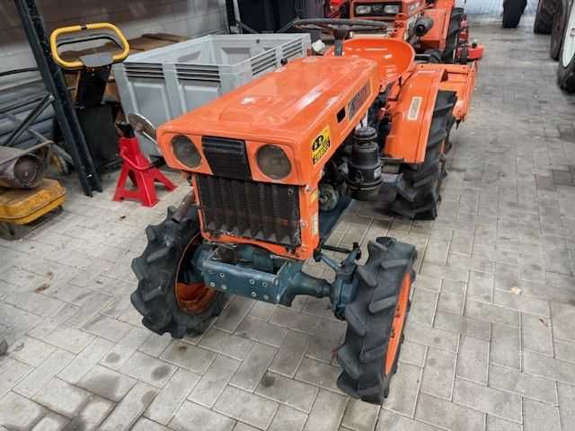KUBOTA ZB 6000 z glebogryzarką . sprowadzona  napęd na 4 koła