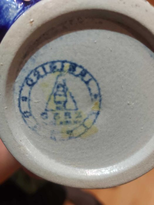 Stary Kufel ceramiczny z pokrywką cynową. Piłka nożna