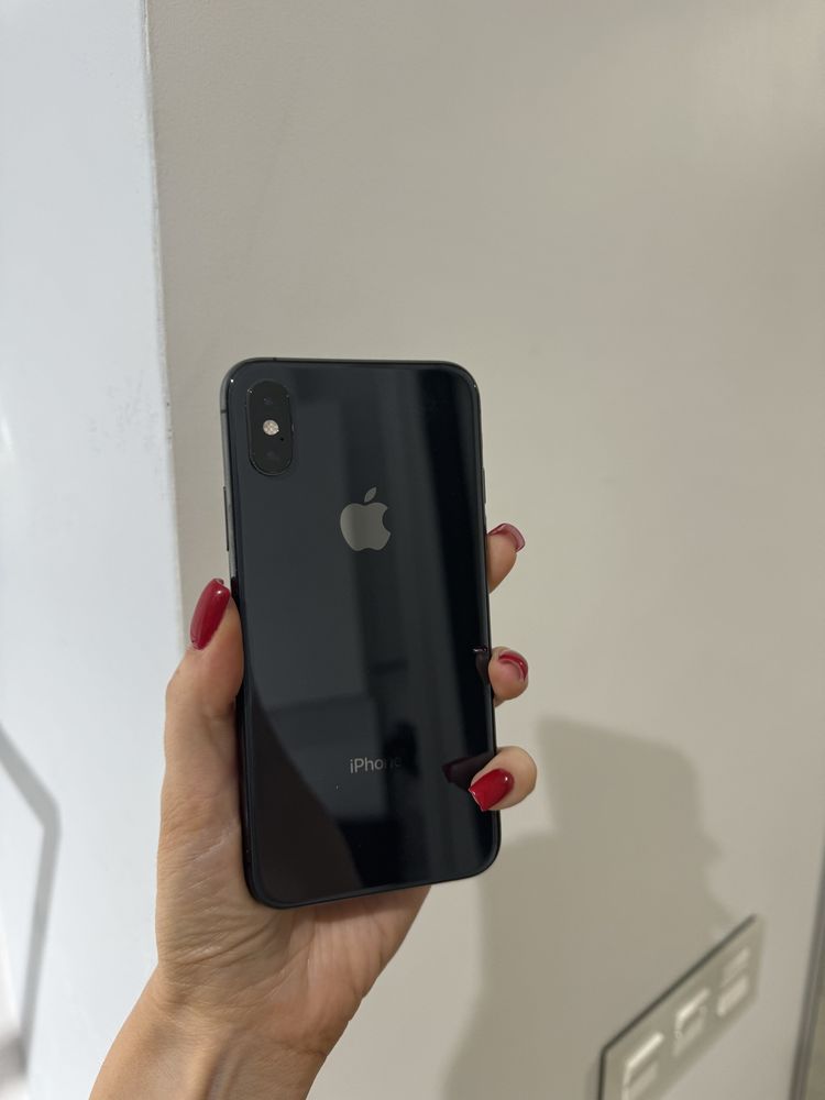 Used iPhone xs 64Gb. (Space)
