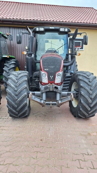 Brutto zadbana Valtra N123 137KM Hitec5 pełzaki 50km/h odp.N124 N113