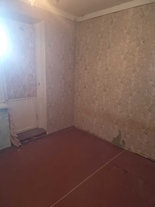 Швидко продам 4-кім кв. пр-т Слави 144( Залютіно)