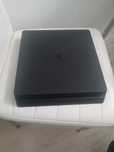 PS4 slim 1 Tb + oryginalny pad + kabel hdmi