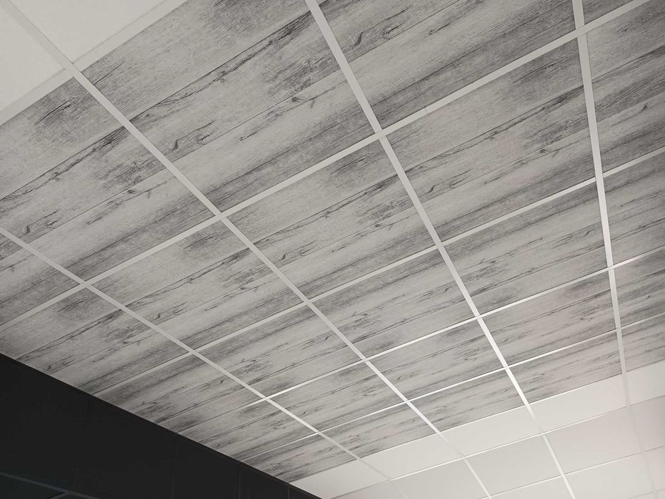 Sufit podwieszany kasetonowy modułowy z grafiką - Białe drewno A