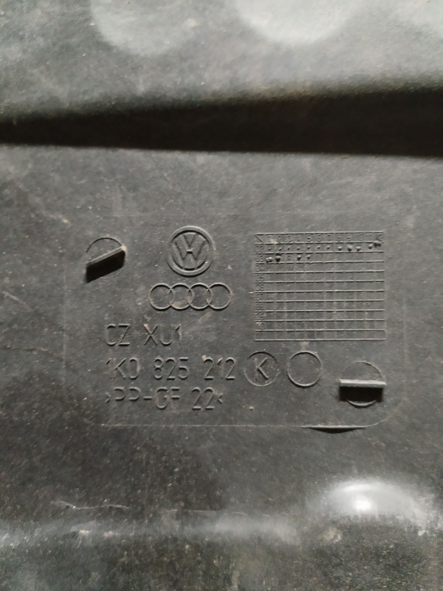 Osłona silnika Audi A3 8P Lewa i Prawa