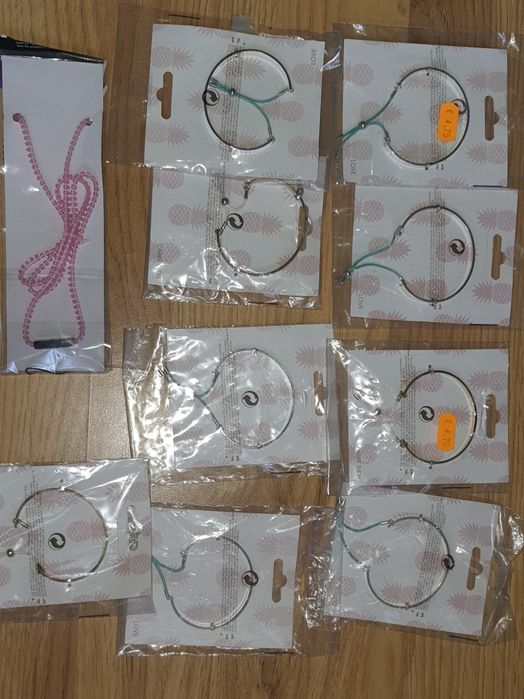 Pierścionki łańcuszki bransoletki itp