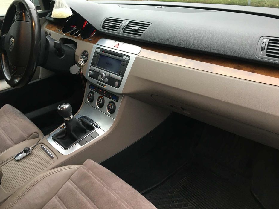 VOLKSWAGEN Passat B6 Highline 2.0 TDI-CR 2008 rok