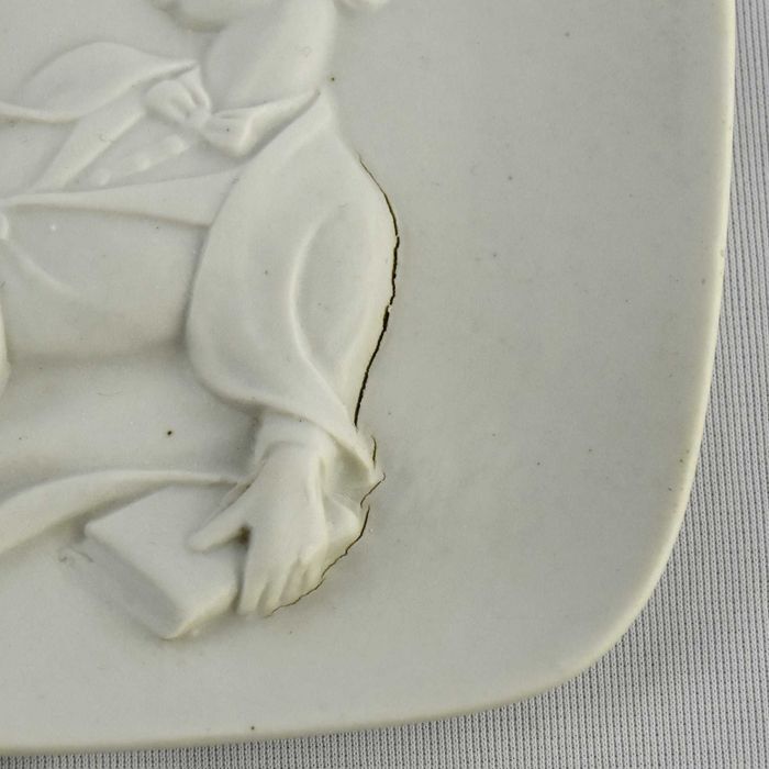 Placa / covilhete “Jasper Ware” em biscuit Artibus nº 4