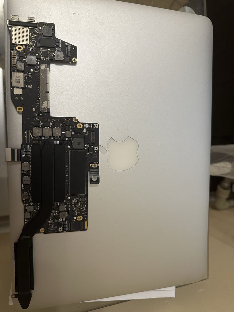 Материнська плата macbook pro a1708 2017