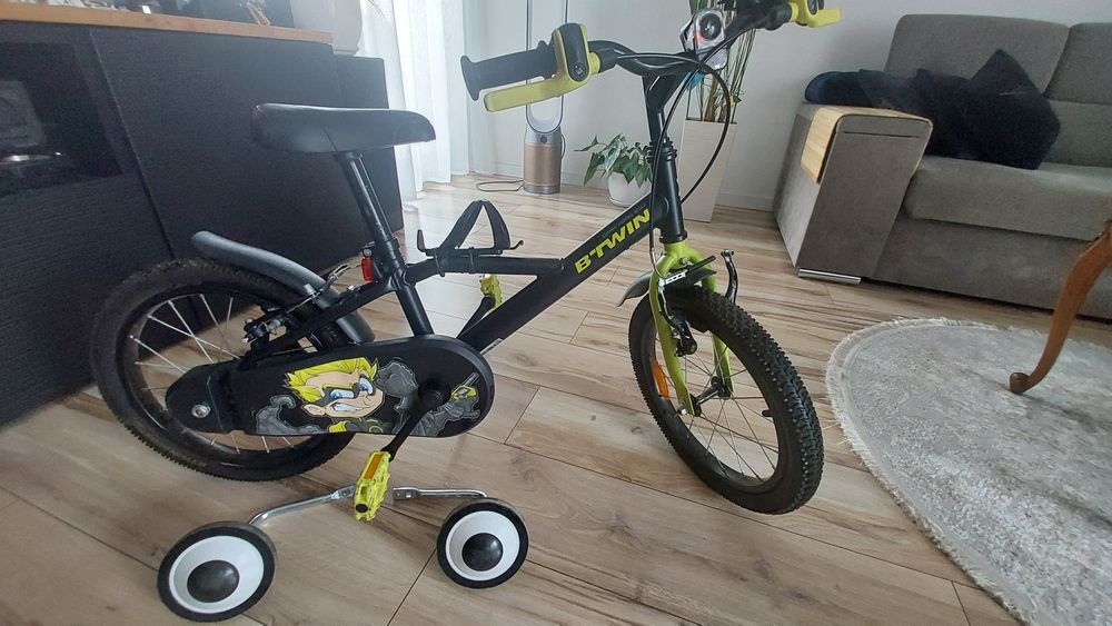 Rower dziecięcy BTWIN Dark Hero 500 + GRATIS hulajnoga 

Stan b.dobr