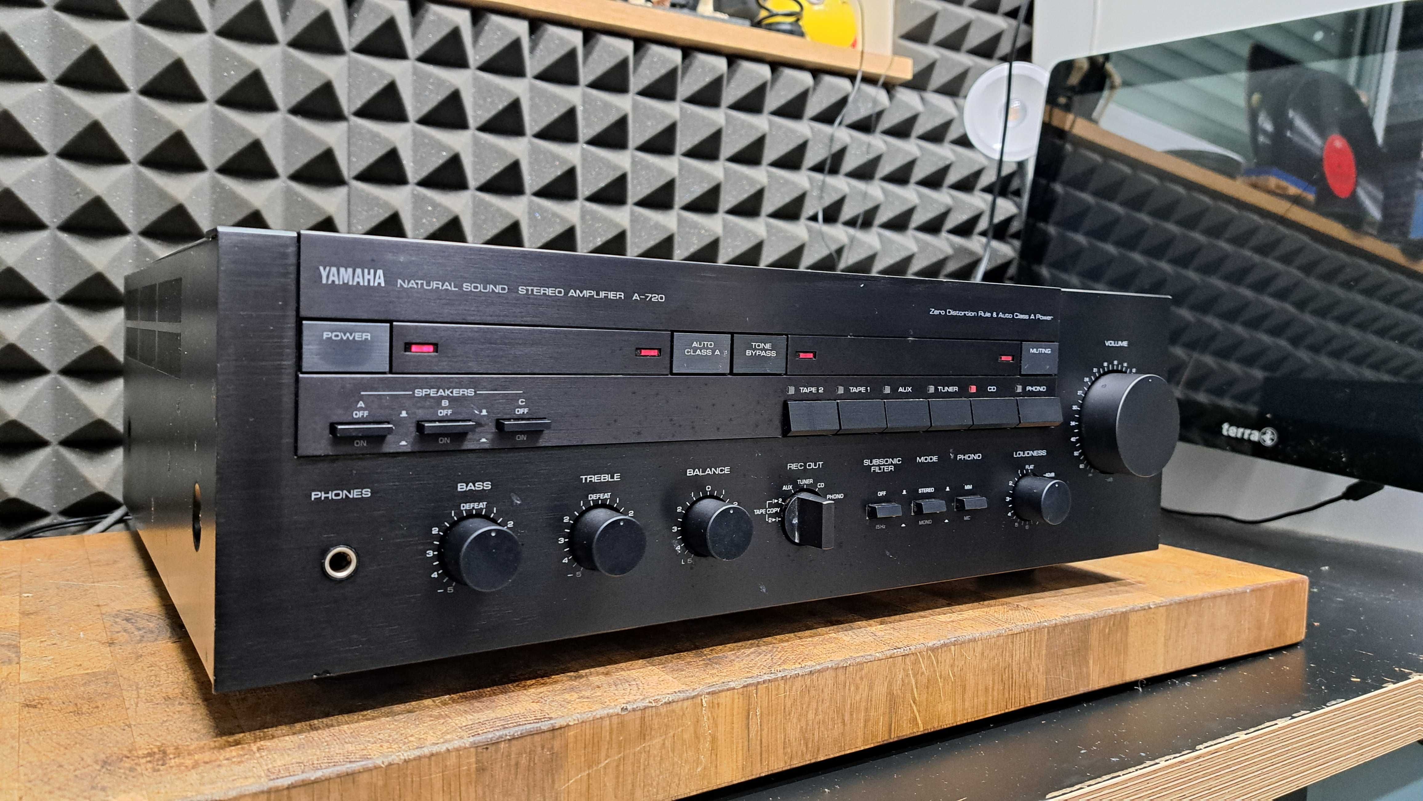 Wzmacniacz Yamaha A-720
