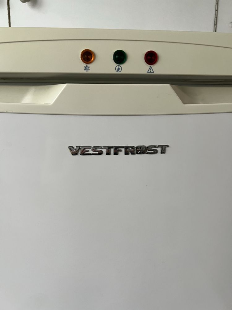 Морозильна камера Vestfrost vd 451 f w  б/в